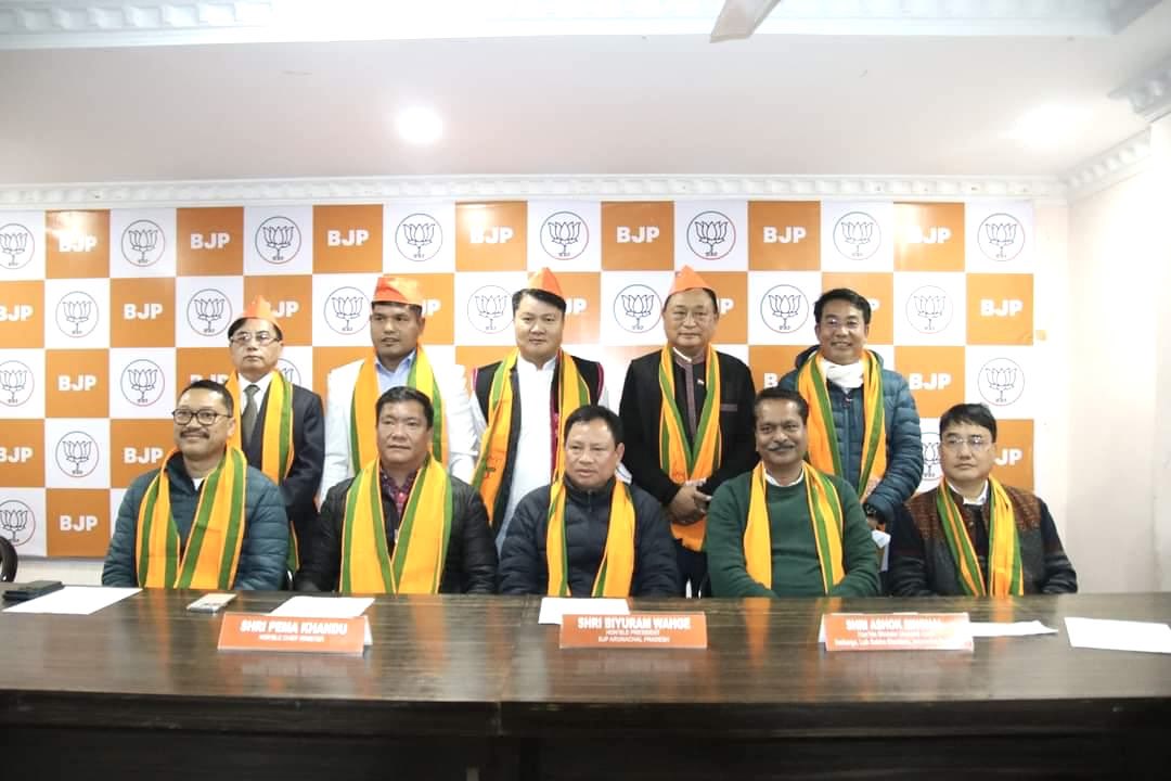 अरुणाचल प्रदेश में कांग्रेस को लगा झटका, भाजपा में शामिल हुए पूर्व केंद्रीय मंत्री निनोंग ईरिंग