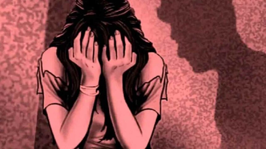 रिश्ते हुए शर्मसार…बहन को झाड़ियों में ले जाकर भाई ने किया दुष्कर्म, पीड़िता को खुद छोड़ा घर और फिर…
