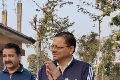 सुबह अचानक कार्यकर्ता के घर पहुंचे सीएम धामी, कुशलक्षेम जाना, लिया फीडबैक