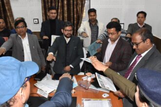 मुख्य निर्वाचन अधिकारी ने चमोली जिले में चुनाव तैयारियों का लिया जायजा