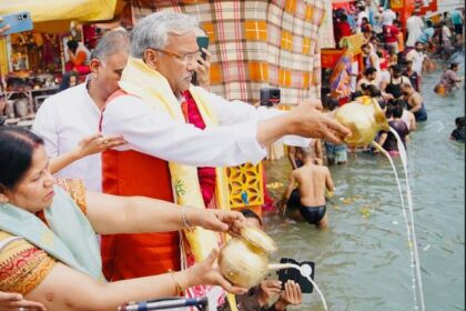 पूर्व मुख्यमंत्री त्रिवेंद्र सिंह रावत ने हरकी पैड़ी पहुंचकर की पूजा- अर्चना