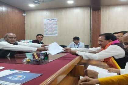 नैनीताल सीट से भाजपा प्रत्याशी अजय भट्ट ने किया नामांकन