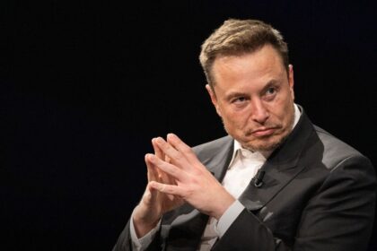 एलन मस्क से छिना दुनिया के सबसे अमीर शख्स का ताज, जानिए किसने ली जगह 