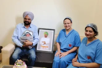 सिंगर सिद्धू मूसेवाला की मां ने दिया बेटे को जन्म, पिता ने साझा की तस्वीर