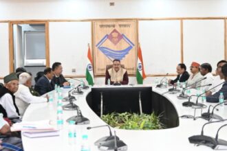 मंत्री स्मृति ईरानी की अध्यक्षता में आयोजित लोकार्पण कार्यक्रम में वर्चुअल माध्यम से प्रतिभाग करते कृषि मंत्री गणेश जोशी