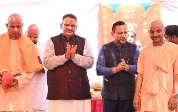 डालनवाला में इस्कॉन मंदिर का भूमि पूजन करते कैबिनेट मंत्री गणेश जोशी
