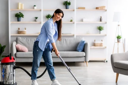 घर पर कालीन साफ करने के लिए अपनाएं ये आसान टिप्स, फिर देखें कैसे चमकेगा नया जैसा