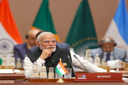 कठघरे में है सरकार