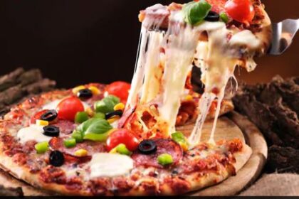 आपको भी है पिज्जा खाने की आदत, तो जान लीजिए आपके शरीर के लिए ये कितना खतरनाक है