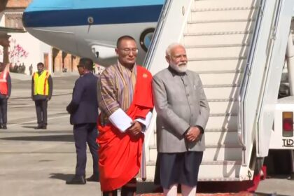 पीएम मोदी पहुंचे भूटान, हुआ भव्य स्वागत, दोनों देशों के बीच द्विपक्षीय मामलों पर होगी चर्चा