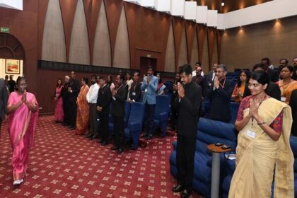 125वें प्रेरण प्रशिक्षण कार्यक्रम में भाग ले रहे राज्य सिविल सेवा अधिकारियों ने राष्ट्रपति द्रौपदी मुर्मु से की मुलाकात