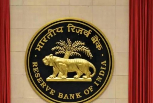 भारतीय रिजर्व बैंक ने क्रेडिट कार्ड से जुड़े नियमों में किया बदलाव, जानें क्या मिलेगा फायदा?