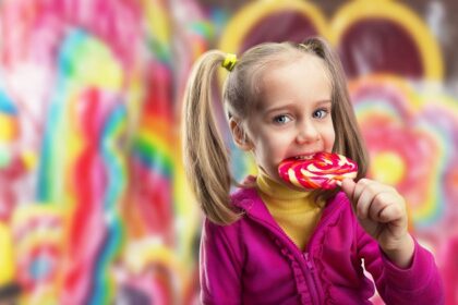 बच्चों में है ज्यादा मीठा खाने की आदत, तो तुरंत अपना लें ये खास टिप्स