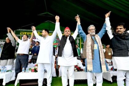 सिर्फ नकारात्मक एजेंडे पर