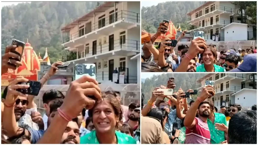कैंची धाम पहुंचे मशहूर अभिनेता चंकी पांडे, मंदिर में ही भक्तों और फैंस ने ली सेल्फी