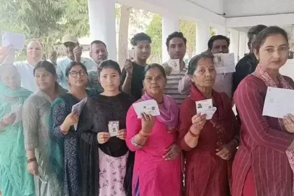 लोकसभा चुनाव 2024: उत्तराखंड में दूसरे राउंड की वोटिंग में इस सीट के वोटरों पर जबरदस्त उत्साह, 2019 का भी तोड़ डाला रिकॉर्ड