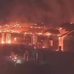 चंपावत में बड़ा हादसा: 14 मकान सहित पूरी बाखली हुई स्वाहा, घरों के अंदर सो रहे थे इतने लोग, तीन जानवर जले, 4 सिलिंडर फटने से बढ़ी आग
