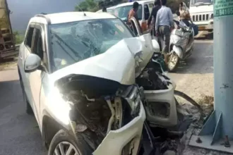 उत्तराखंड: अनियंत्रित होकर पोल से टकराई कार, एक की मौत, तीन गंभीर