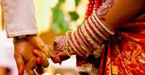 बारात में भिड़ गए बराती -घराती ,चार लोगों के फटे सिर, 14 लोग जख्मी, वापस लौटी बारात