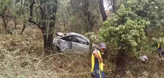 उत्तराखंड में दर्दनाक हादसा: यहां खाई में गिरी कार, तीन लोगों की मौत