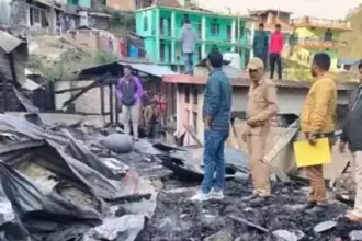 उत्तराखंड: गैस सिलेंडर में आग लगने से चार घरों में रखा सामान जलकर राख