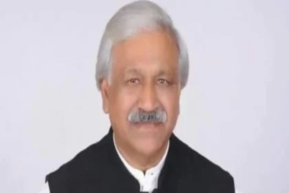 लोकसभा चुनाव से पहले कांग्रेस को लगा एक और झटका, पूर्व कैबिनेट मंत्री दिनेश अग्रवाल ने थामा बीजेपी का दामन