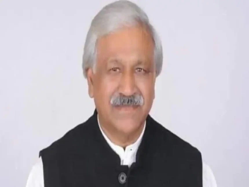 लोकसभा चुनाव से पहले कांग्रेस को लगा एक और झटका, पूर्व कैबिनेट मंत्री दिनेश अग्रवाल ने थामा बीजेपी का दामन
