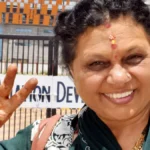 उत्तराखंड: टैक्सी नहीं मिली तो हेलीकॉप्टर से वोट डालने पहुंची महिला