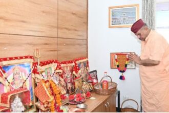 मंत्री गणेश जोशी ने चैत्र नवरात्रि के अवसर पर पूजा- अर्चना कर नवरात्रि और हिन्दू नववर्ष की बधाई एवं शुभकामनाएं दी