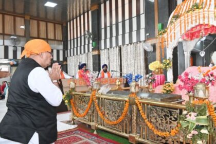 बैसाखी के अवसर पर गुरुद्वारे में कैबिनेट मंत्री गणेश जोशी ने टेका मत्था, प्रदेशवासियों को बैसाखी दी शुभकामनाएं