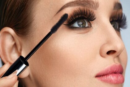 क्या मस्कारा लगाने से हो सकता है आंख में इन्फेक्शन? जानें इसको लगाने का सही तरीका