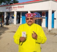 कैबिनेट मंत्री सतपाल महाराज ने अपने विधानसभा क्षेत्र में किया मतदान