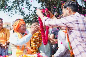 पूर्व सीएम त्रिवेंद्र सिंह रावत के खानपुर रोड शो में जनता का झलका जोश