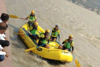 ऋषिकेश: नहाते समय गंगा में बहा विदेशी पर्यटक, पुलिस व SDRF ने शुरू किया सर्च अभियान