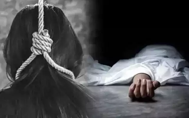 मर्चेंट नेवी में तैनात जवान की पत्नी का शव फंदे पर मिला लटका, जांच में जुटी पुलिस