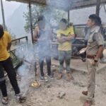 केदारनाथ धाम: फाटा में हुक्का बाजी कर रहे थे तीन युवक, पुलिस ने ऐसे सिखाया सबक