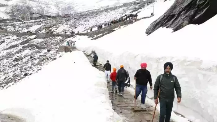 इस दिन खुलने जा रहे हैं हेमकुंड साहिब के कपाट, प्रतिदिन इतने श्रद्धालु ही कर सकेंगे दर्शन