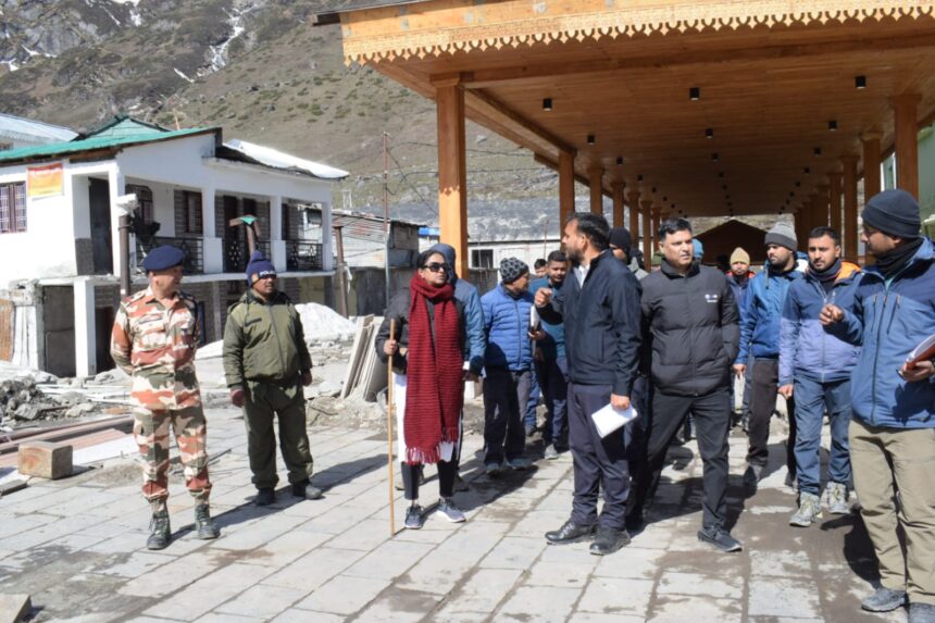 मुख्य सचिव राधा रतूड़ी ने किया श्री केदारनाथ धाम का निरीक्षण, पुनर्निर्माण एवं विकास कार्यों का जायजा लेते हुए की समीक्षा