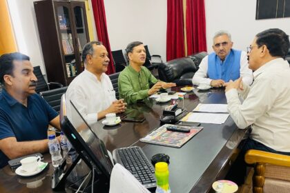 मुख्य राज्य निर्वाचन आयुक्त को निकाय चुनाव के इस संबंध में सौपा गया ज्ञापन