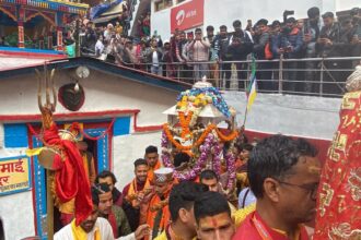 बाबा केदार की पंचमुखी डोली गौरीकुंड से केदारनाथ हुई प्रस्थान