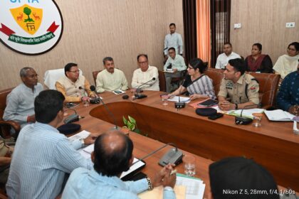 मुख्यमंत्री ने वनाग्नि की घटनाओं पर प्रभावी रोकथाम के लिये वन विभाग के कार्मिकों को ग्रामीणों के साथ बेहतर तालमेल बनाने के दिए निर्देश