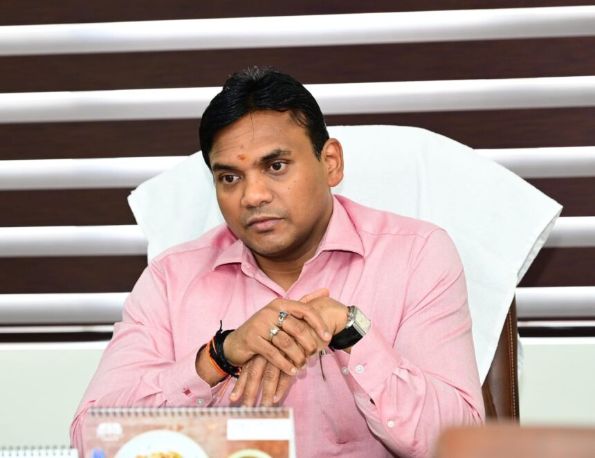 चारधाम यात्रा पर आने वाले 50 वर्ष आयु से अधिक वालों की हेल्थ स्क्रीनिंग पर विशेष फोकस: स्वास्थ्य सचिव