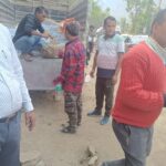 केदारनाथ यात्रा मार्ग में जाम में फंसे यात्रियों को जिला प्रशासन की ओर से वितरित किए गए 2500 फूड पैकेट एवं पानी की बोतलें