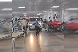 ऋषिकेश एम्स के इतिहास में पहली बार चौथी मंजिल के वार्ड में अचानक घुसा पुलिस का वाहन, पढ़िए क्या है यह पूरा मामला 