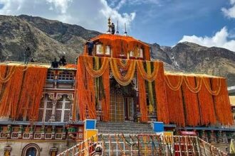 कल सुबह छह बजे श्रद्धालुओं के लिए खोल दिए जाएंगे बद्रीनाथ धाम के कपाट