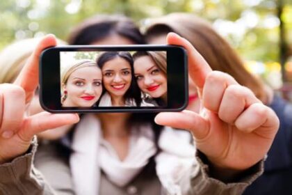 सेल्‍फी के लिए आए दिन युवाओं की जा रही जान