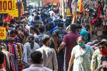 सामाजिक-आर्थिक विकास का वाहक बन रहा मध्यम वर्ग