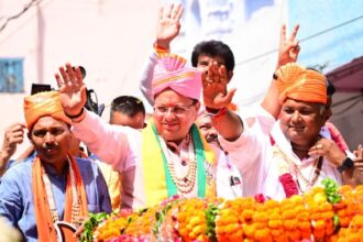 बदायूं के रोड शो में मुख्यमंत्री धामी ने की भाजपा को जिताने की अपील