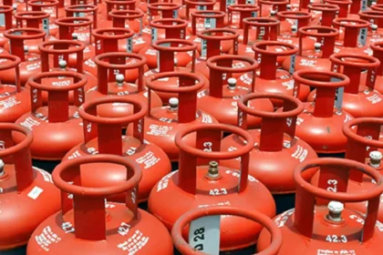 सस्ता हुआ LPG सिलेंडर, हवाई ईंधन के दाम बढ़े, देशभर में नई कीमतें आज से लागू