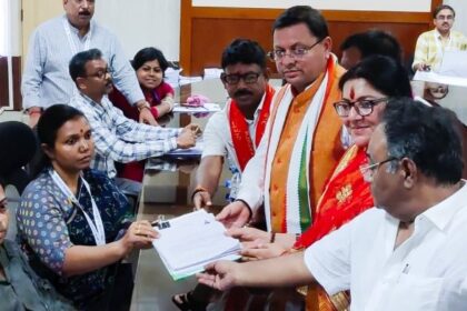 सीएम धामी ने भाजपा प्रत्याशी श्रीमती लोकेट चटर्जी के नामांकन कार्यक्रम में किया प्रतिभाग 